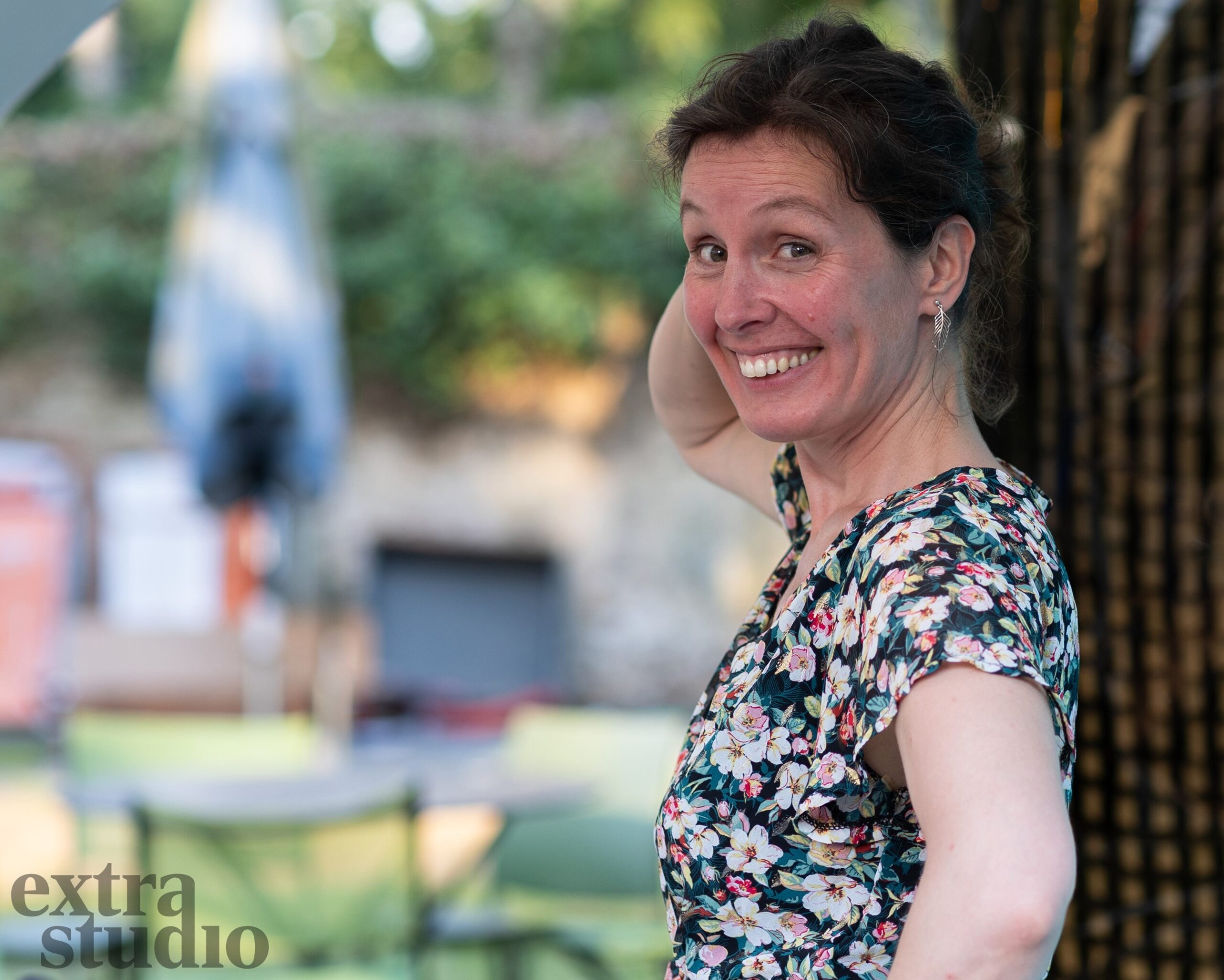 femme souriante et sereine